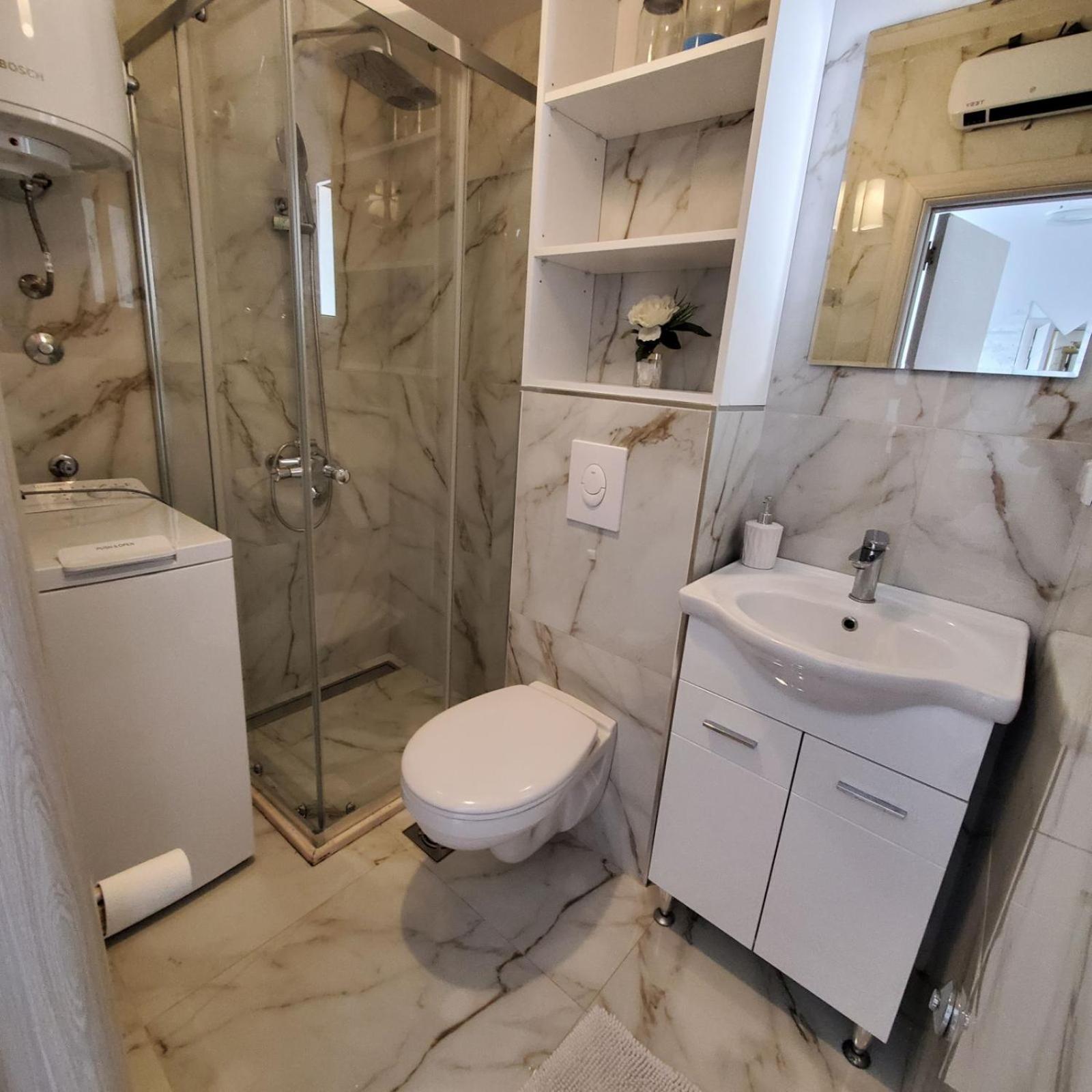 Apartmani Avanti Becici Værelse billede